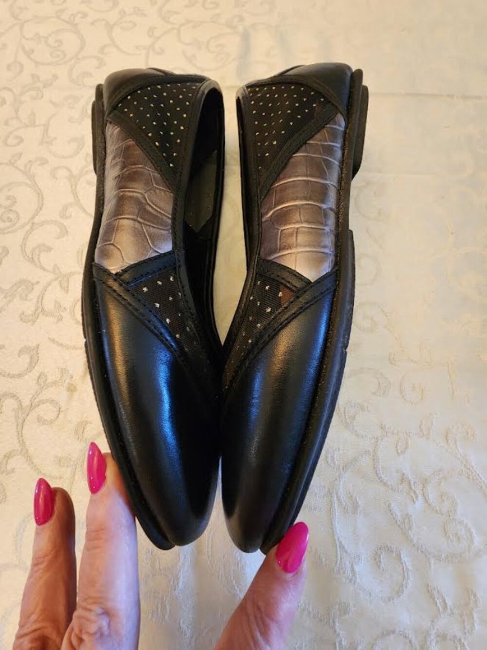 FITFLOP SIZE 8M BLACK GRAY GOLD LEATHER FLATS - Picture 4 of 5